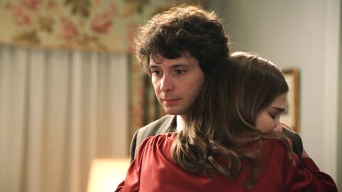 Miguel Salazar descubre un nuevo medicamento que podr&iacute;a salvar la vida de Juanito en una carrera contrarreloj 