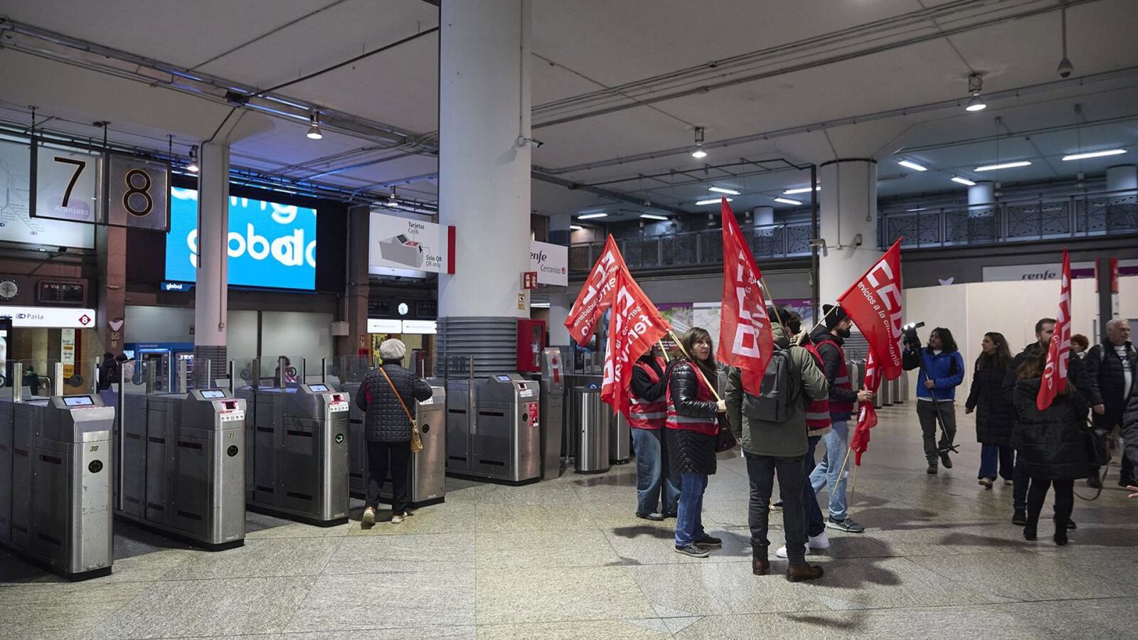 Trenes cancelados y retrasos en el primer día de huelga: 