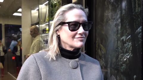 Fiona Ferrer ante los micrófonos