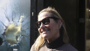 Fiona Ferrer hablando con la prensa