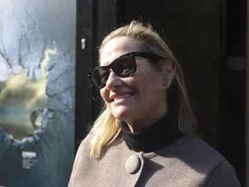 Fiona Ferrer hablando con la prensa Fiona Ferrer hablando con la prensa