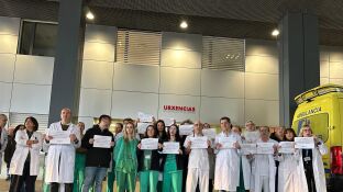 Concentraci&oacute;n a las puertas del Complejo Hospitalario Universitario de A Coru&ntilde;a