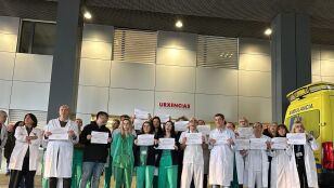 Concentraci&oacute;n a las puertas del Complejo Hospitalario Universitario de A Coru&ntilde;a