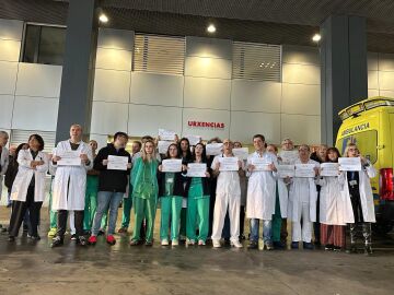 Concentraci&oacute;n a las puertas del Complejo Hospitalario Universitario de A Coru&ntilde;a