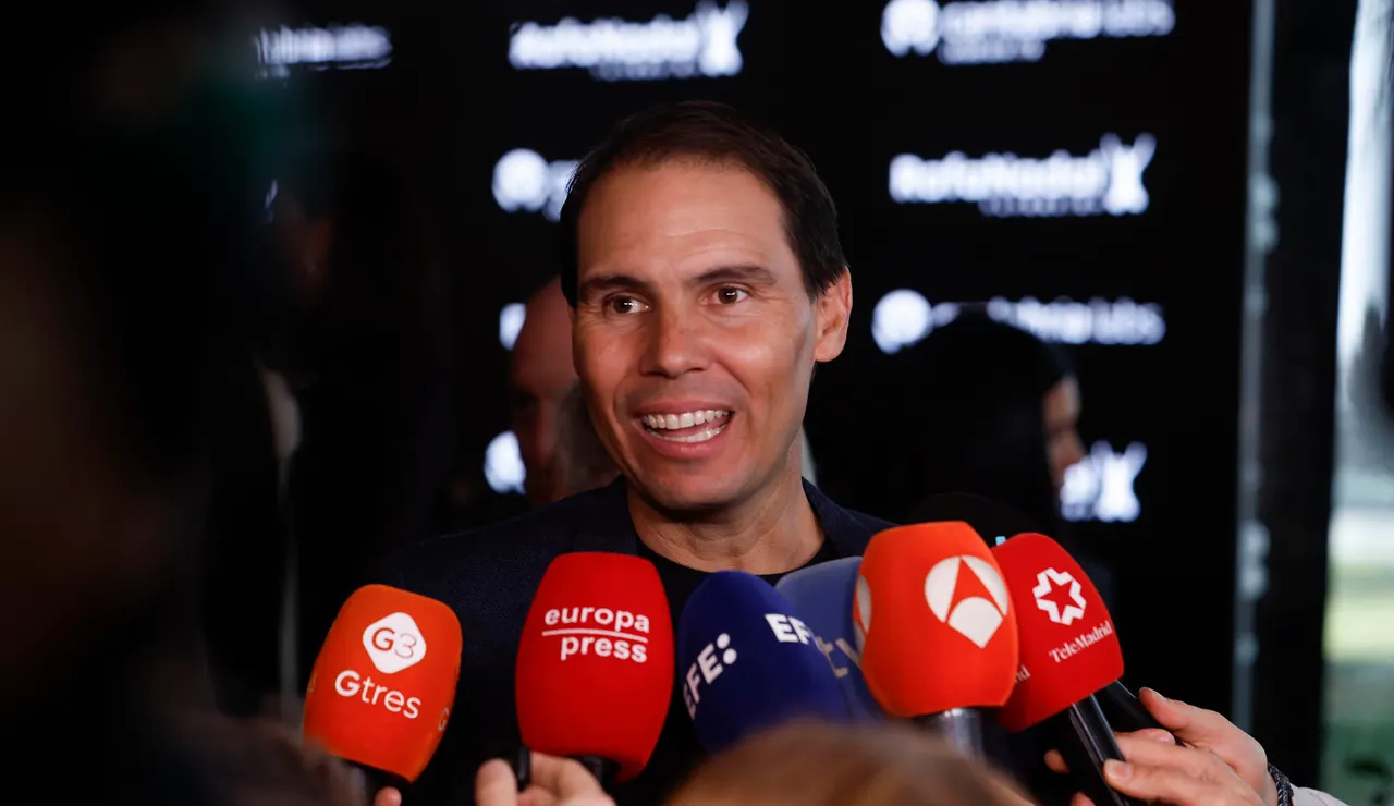 Rafa Nadal se dirige a los medios de comunicación