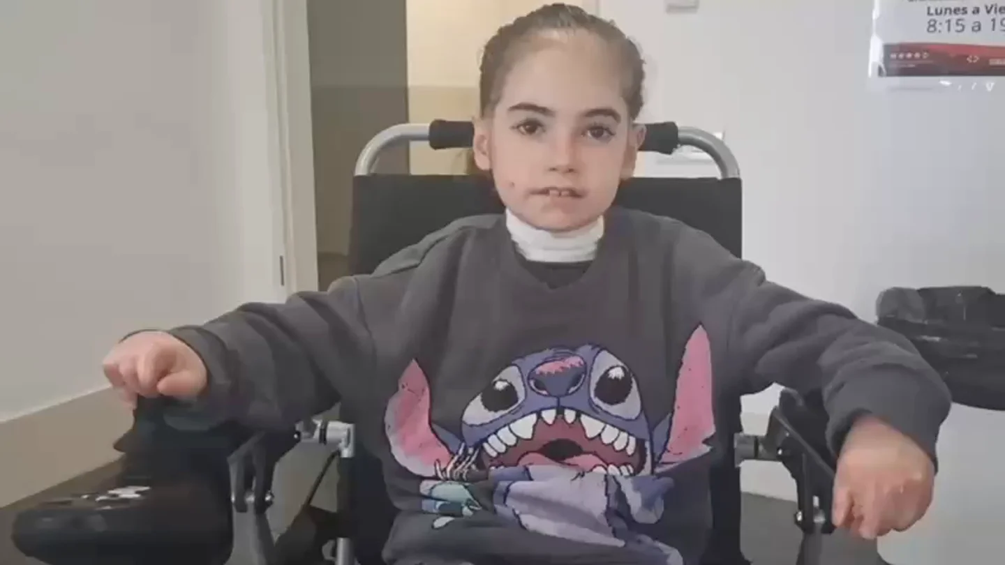 Padres de niños con “piel de mariposa” piden que se autorice el único medicamento que hasta ahora puede mejorar su vida Padres de niños con “piel de mariposa” piden que se autorice el único medicamento que hasta ahora puede mejorar su vida