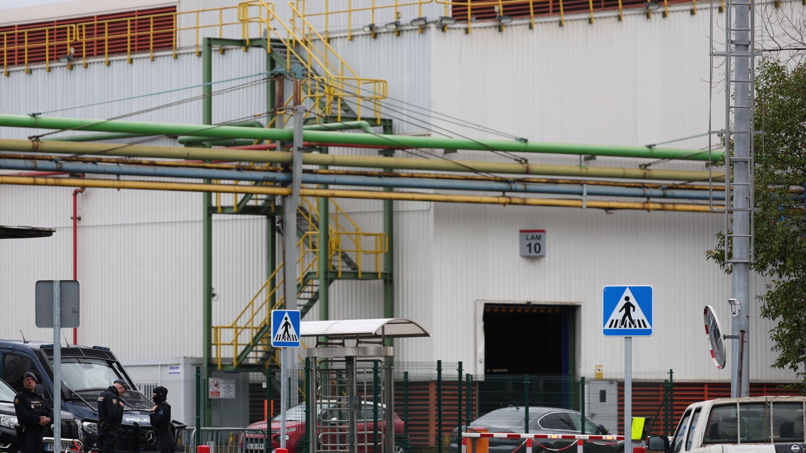 La Policía Nacional registra la planta de Sidenor y pide información sobre la venta de acero a una empresa israelí