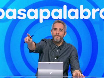 Roberto Leal imita la voz de Eros Ramazzotti como ayuda inesperada en La Pista