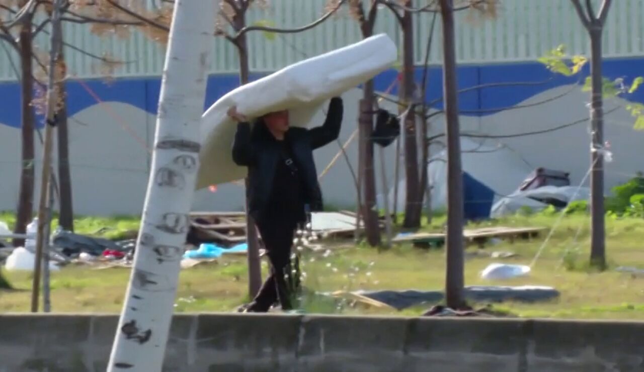 Desalojado el campamento de personas sin hogar m&aacute;s grande de Barcelona