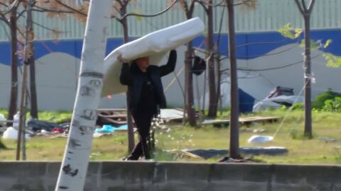 Desalojado el campamento de personas sin hogar m&aacute;s grande de Barcelona por una plaga de ratas
