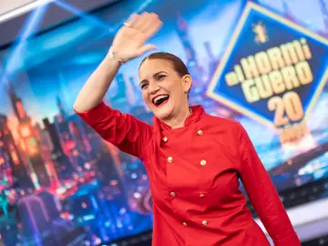 Vuelve a ver la entrevista completa a Samantha Vallejo-Nágera Vuelve a ver la entrevista completa a Samantha Vallejo-Nágera
