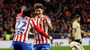 Lookman celebra su gol junto a Julián Álvarez Lookman celebra su gol junto a Julián Álvarez