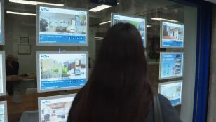 Carteles de alquiler de viviendas