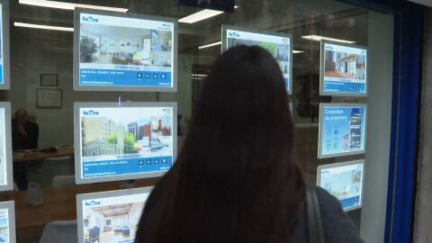 Carteles de alquiler de viviendas