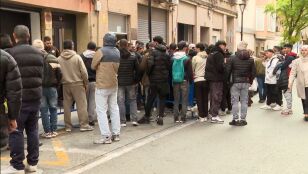 Colas por la regularizaci&oacute;n