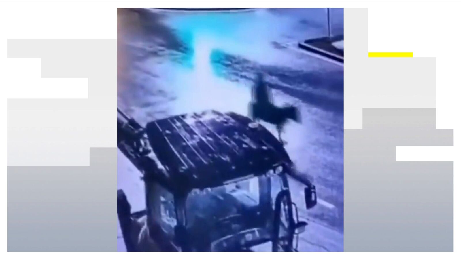 VÍDEO: Un ladrón roba 150 gramos de joyas y huye montado en un burro