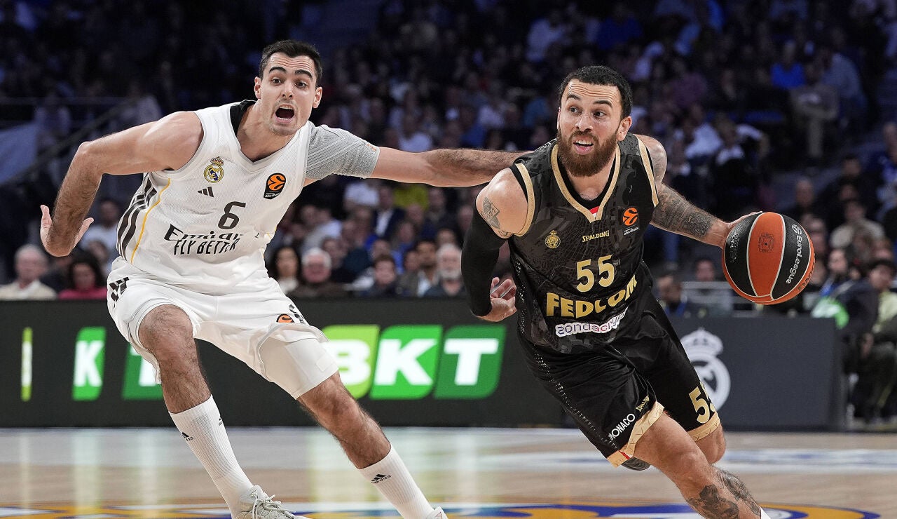 Mike James durante un partido con el Real Madrid