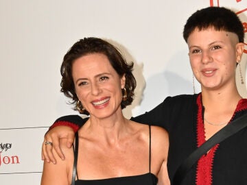 Aitana S&aacute;nchez-Gij&oacute;n y su hija Bruna