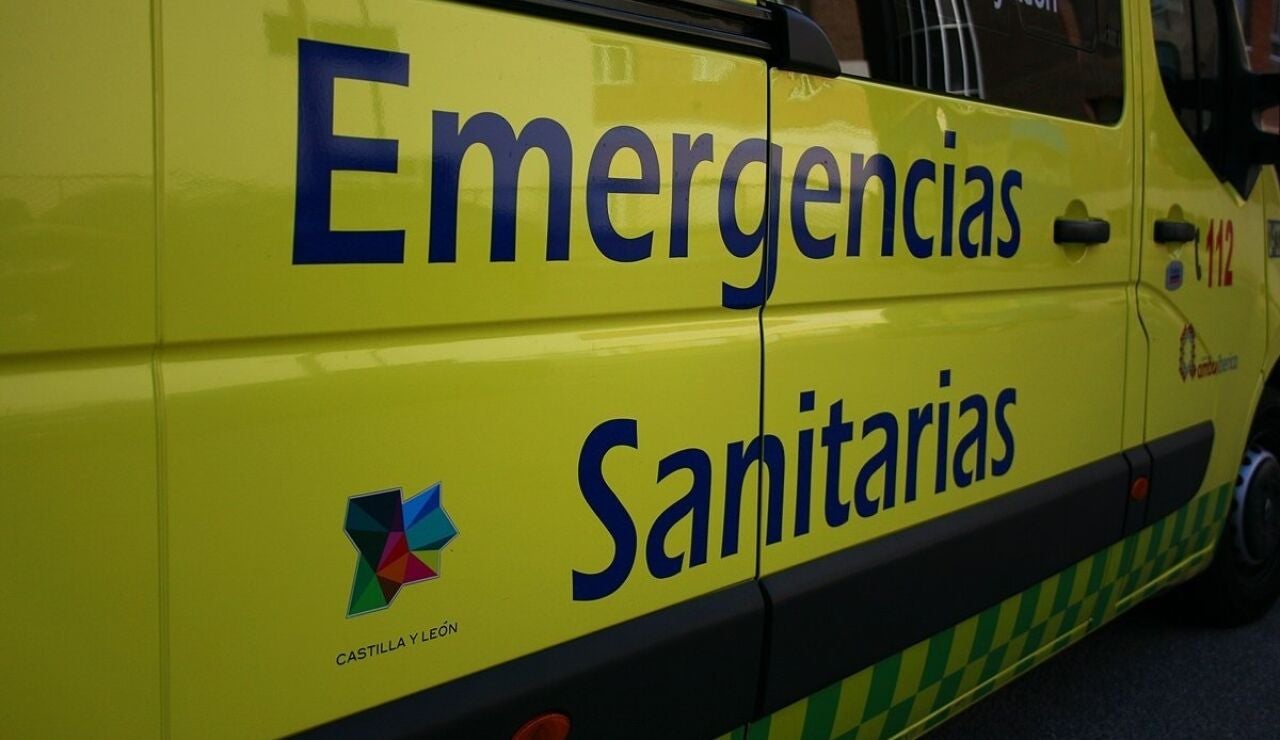 Imagen de una ambulancia de Castilla y Le&oacute;n