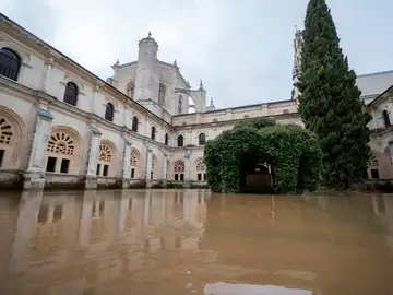Vista del Monasterio de Santa María de la Vid anegado por las lluvias Vista del Monasterio de Santa María de la Vid anegado por las lluvias