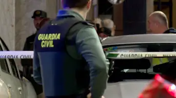 Encuentran los cuerpos de una mujer y su hija de 12 años degollados en su casa de Xilxes, Castellón Encuentran los cuerpos de una mujer y su hija de 12 años degollados en su casa de Xilxes, Castellón