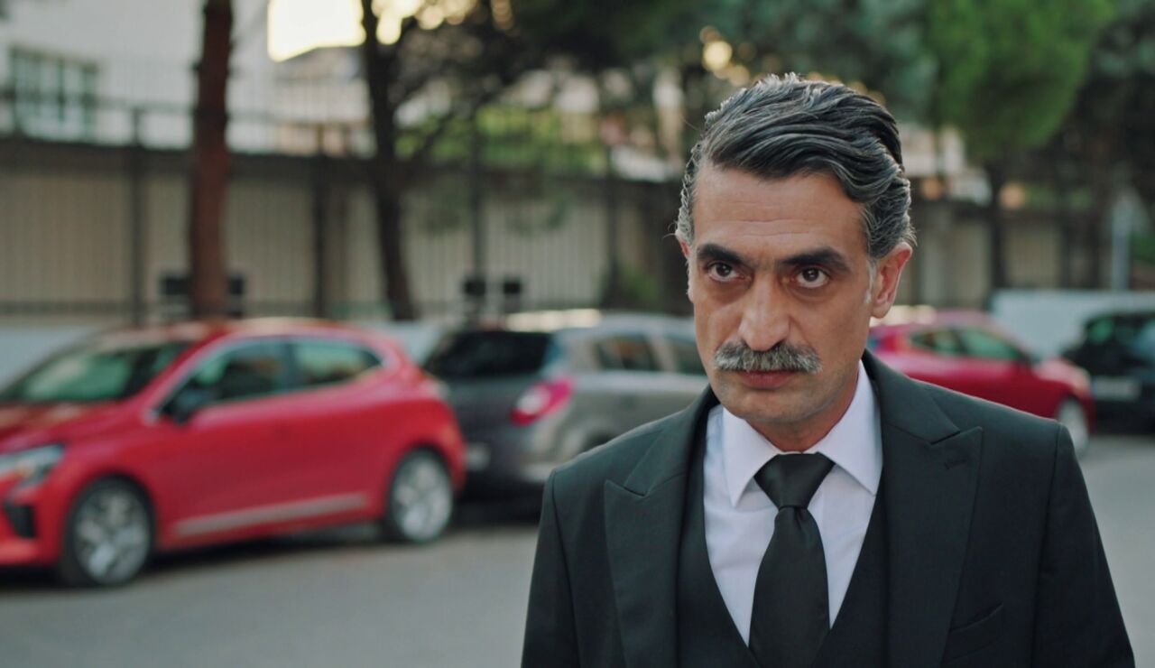 La boda de Suna y Abidin salta por los aires: Kazim irrumpe y rompe la celebraci&oacute;n