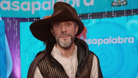 &iquest;Cu&aacute;l es su mejor recuerdo de Carnaval? Roberto Leal y los invitados de Pasapalabra sacan su lado m&aacute;s nost&aacute;lgico