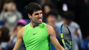 Alcaraz celebra su victoria ante Rinderknech en Doha Alcaraz celebra su victoria ante Rinderknech en Doha