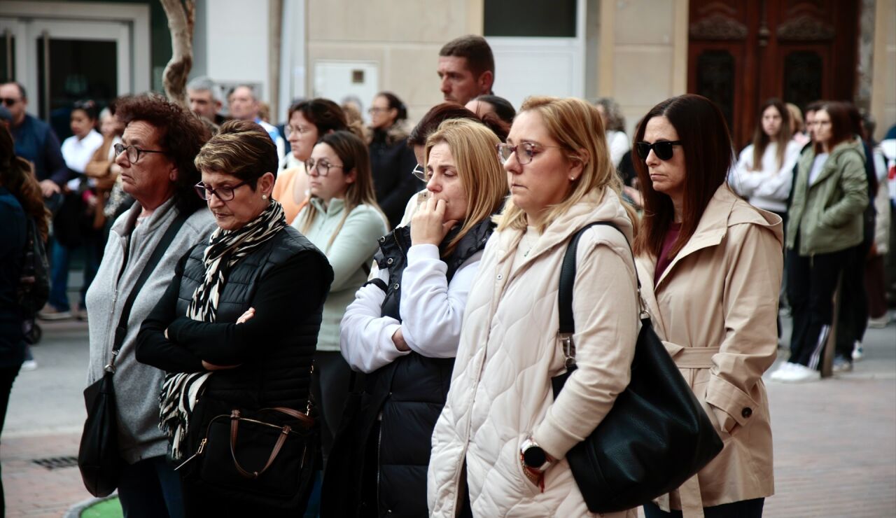 Vecinos de Xilxes en el minuto de silencio