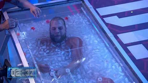 La garra de Eduardo Navarrete entre gritos de dolor en el escapismo con hielo La garra de Eduardo Navarrete entre gritos de dolor en el escapismo con hielo