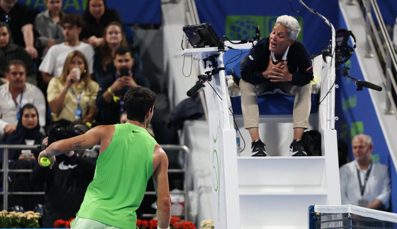 El enfado de Alcaraz con la juez de silla en Doha