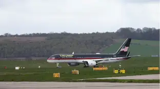El avión del presidente Donald Trump, en el Aeropuerto Internacional de Aberdeen, Gran Bretaña, el 1 de mayo de 2023. El avión del presidente Donald Trump, en el Aeropuerto Internacional de Aberdeen, Gran Bretaña, el 1 de mayo de 2023.