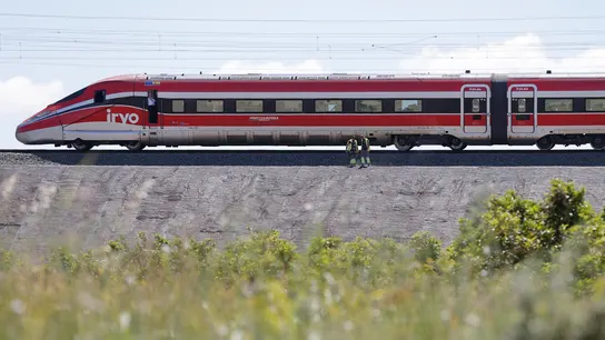 Imagen de archivo de un tren de Iryo circulando por una vía de la Comunindad Valenciana Imagen de archivo de un tren de Iryo circulando por una vía de la Comunindad Valenciana