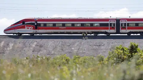 Imagen de archivo de un tren de Iryo circulando por una vía de la Comunindad Valenciana Imagen de archivo de un tren de Iryo circulando por una vía de la Comunindad Valenciana