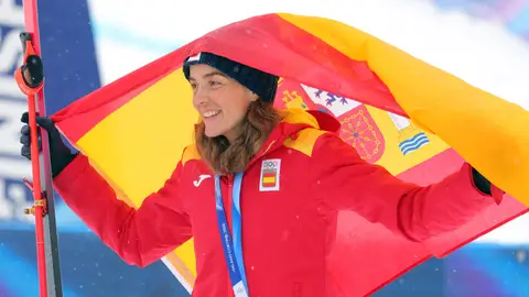 Ana Alonso sonríe con el bronce colgado al cuello Ana Alonso sonríe con el bronce colgado al cuello