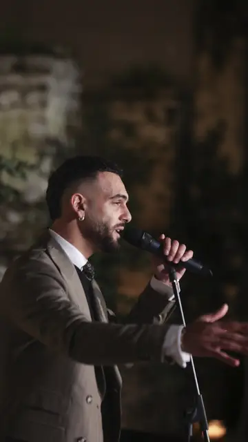 Manuel Cortés cantando en el evento "Soy libre" Manuel Cortés cantando en el evento "Soy libre"