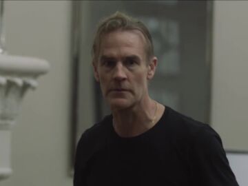 James Van der Beek en The Gates