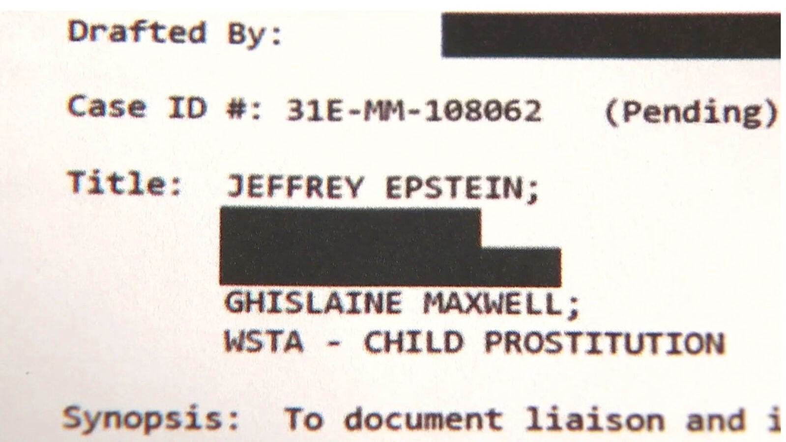 Cientos de víctimas y solo una mujer en la cárcel: ¿Por qué no cae nadie más en Estados Unidos por el caso Epstein?