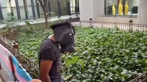 Luis, joven de 28 años Luis, joven de 28 años