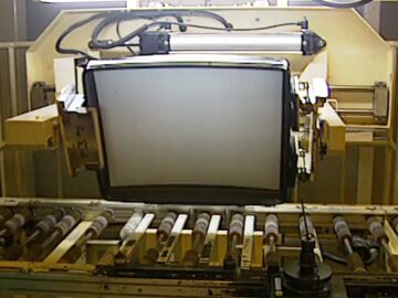 Se lanza al mercado la primera l&iacute;nea de televisores NTSC a color