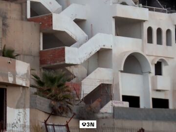 El Hotel del Algarrobico: 20 A&ntilde;os de Controversia en la Costa de Carboneras