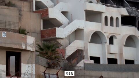 El Hotel del Algarrobico: 20 A&ntilde;os de Controversia en la Costa de Carboneras