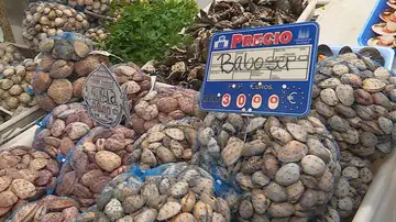 Imagen de archivo de un mercado. Imagen de archivo de un mercado.