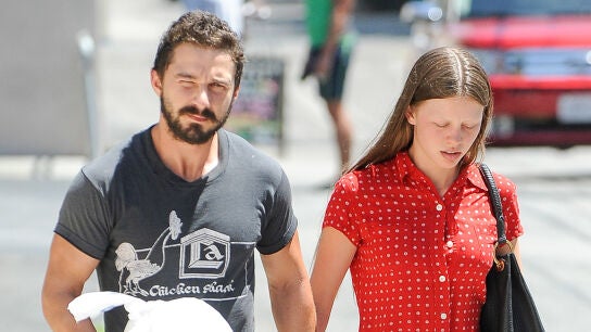 Shia LaBeouf y Mia Goth en 2014