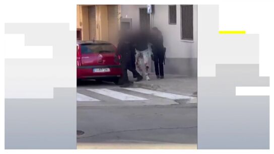 Un hombre asesina a su vecino a pu&ntilde;aladas en Benim&agrave;met, Valencia