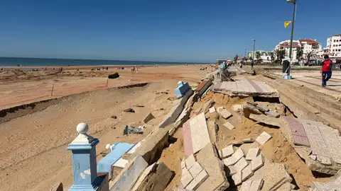 Imagen de la situación en las playas de Huelva. Imagen de la situación en las playas de Huelva.