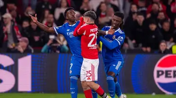 Vinícius y Gianluca Prestianni, en el duelo de ida en Lisboa Vinícius y Gianluca Prestianni, en el duelo de ida en Lisboa