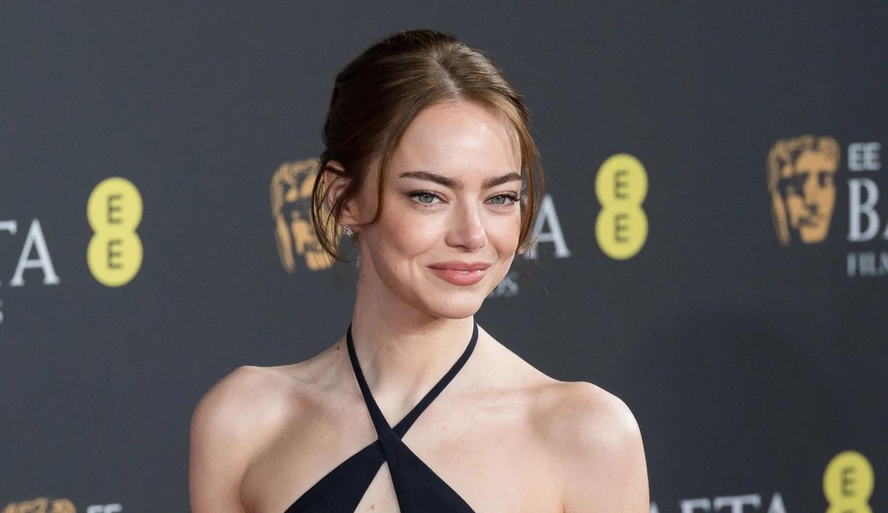 Emma Stone, sobre la alformbra roja Premios BAFTA 2026