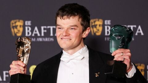 Robert Aramayo en los BAFTA 2026