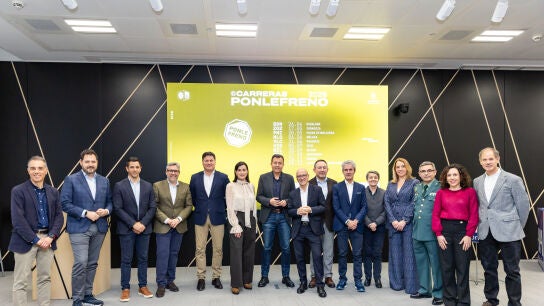 Foto de familia presentaci&oacute;n del Circuito de Carreras PONLE FRENO 2026